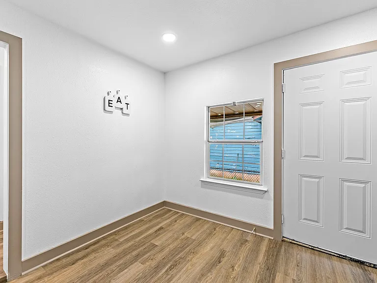 250 Koehler Ct — Photo 25