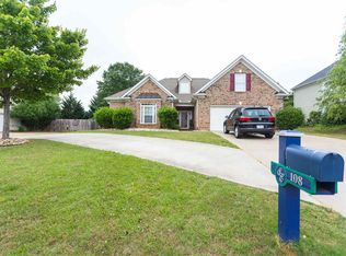 108 Colfax Dr, Boiling Springs, SC 29316