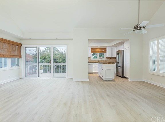 4th image of 411 Dahlia Ave #2