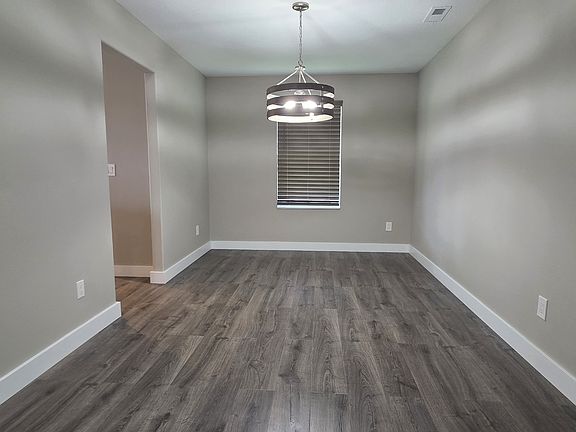3rd image of 157 E Murtaugh Lake Dr