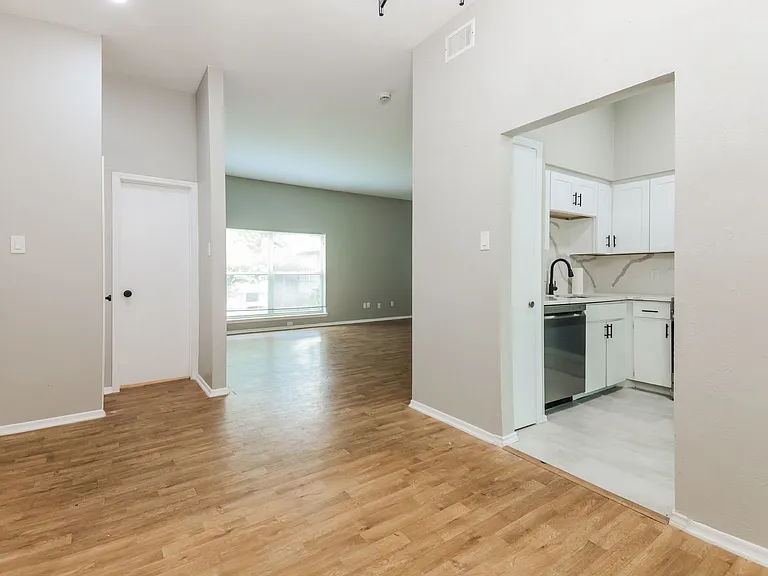 10406 High Hollows Dr #226 — Photo 12