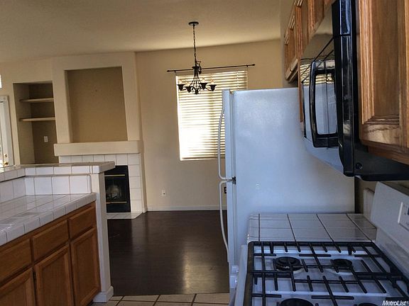 5th image of 8192 Shannon Oak Ln