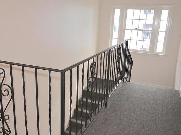 4th image of 28 James St Unit 39