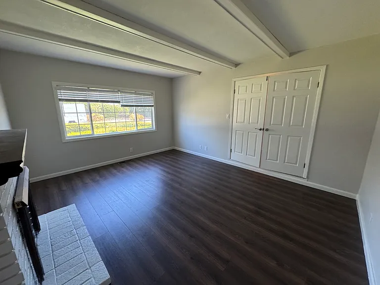 2135 Minto Dr — Photo 7