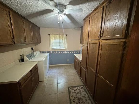 4th image of 64 Dogwood Ln
