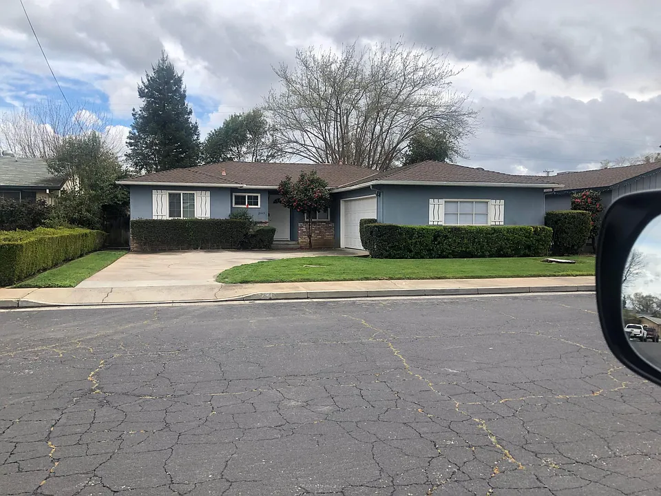 2644 7th Ave