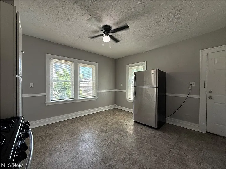 2602 Vega Ave — Photo 6