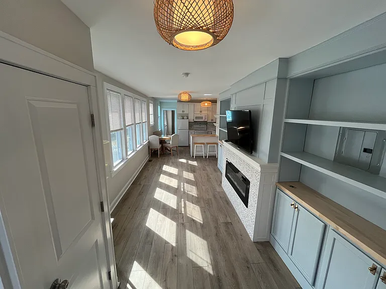Maple Ave — Photo 11