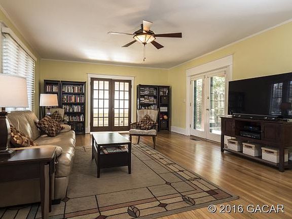 3rd image of 914 Northeast Blvd