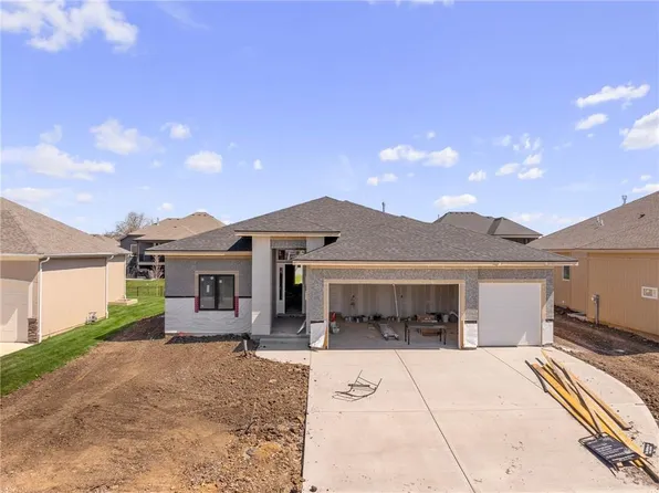 9313 Saddletop St, Lenexa, KS 66227