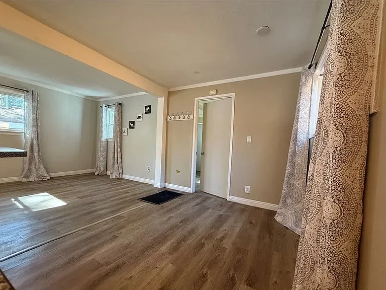 1013 W Sherwood Blvd — Photo 5