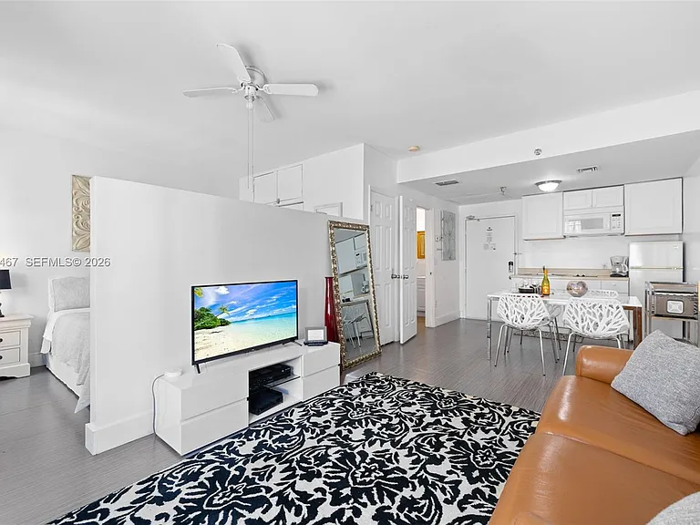 530 Ocean Dr #108 — Photo 9