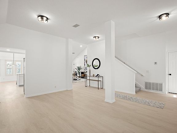 5th image of 310 Bailey Loop