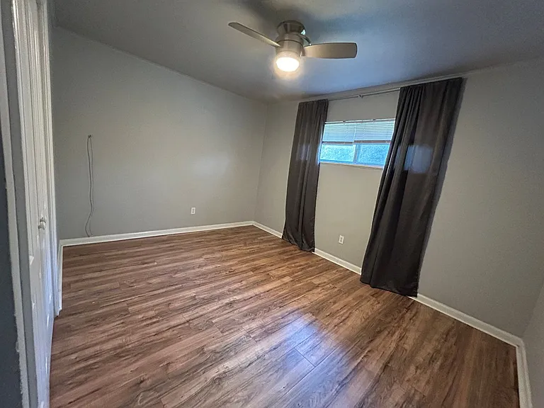 2506 Mecom Dr — Photo 4