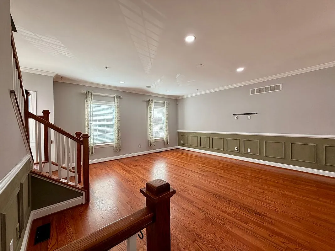 3 bed, 2.5 bath, 2104 sqft, $3,750 — Photo 4