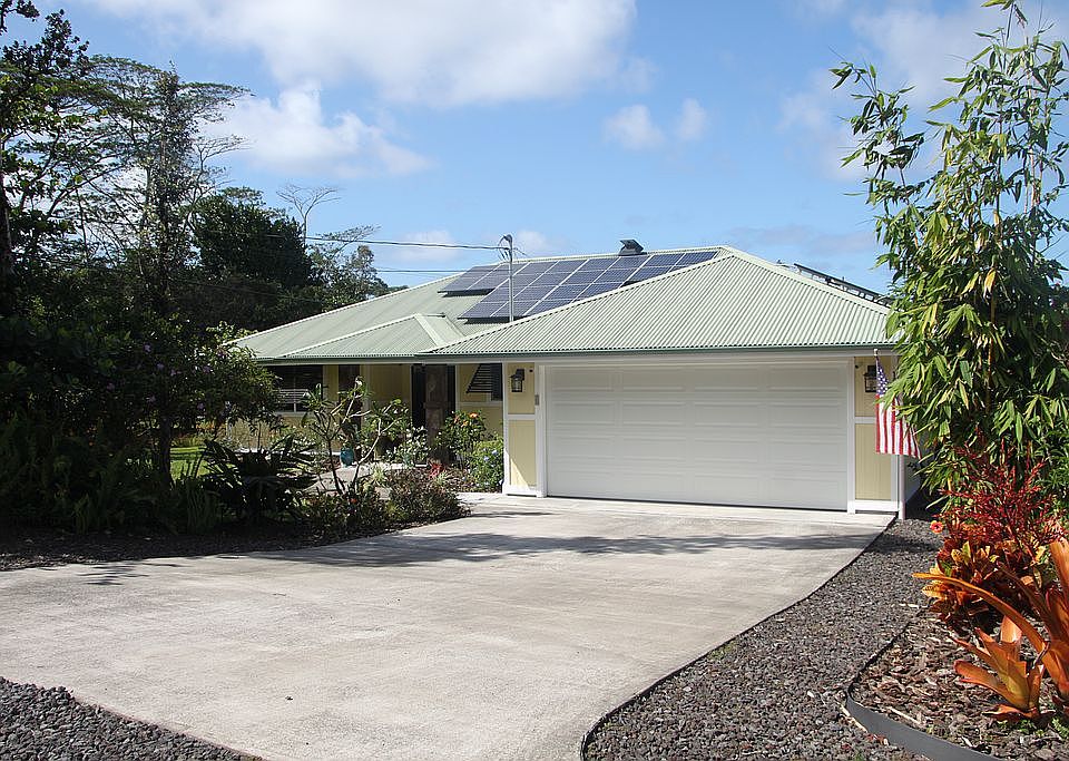 corner Paradise and 8th