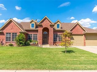 1028 Janet St, Aubrey, TX 76227