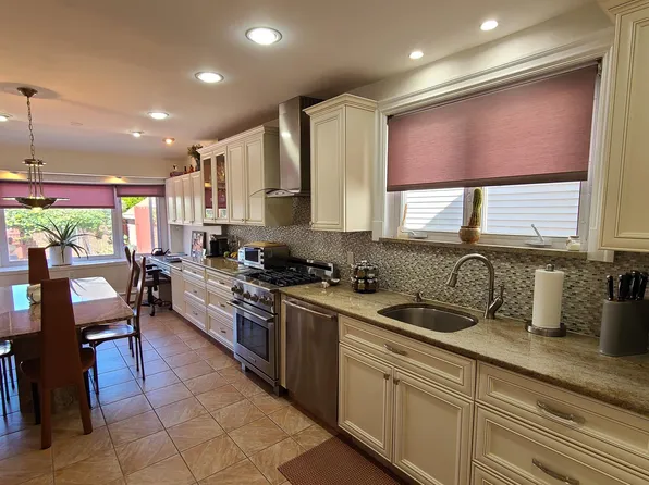 8515 5th Avenue image 9 of 43