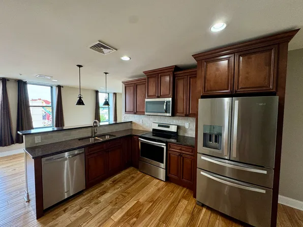 11 W Market St #404, Wilkes Barre, PA 18701