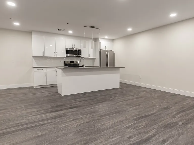 1065 Tremont St #106D — Photo 2
