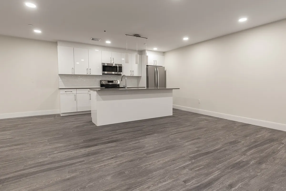 Building Photo - 1065 Tremont St #106D