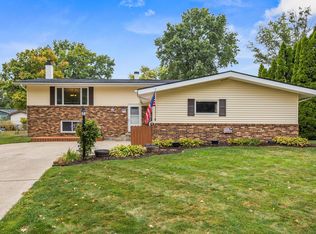915 Marietta Dr, Mahomet, IL