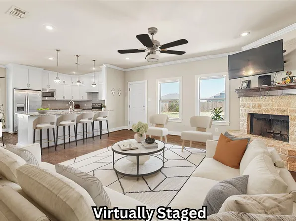 109 Springleaf Ln, Mabank, TX 75147