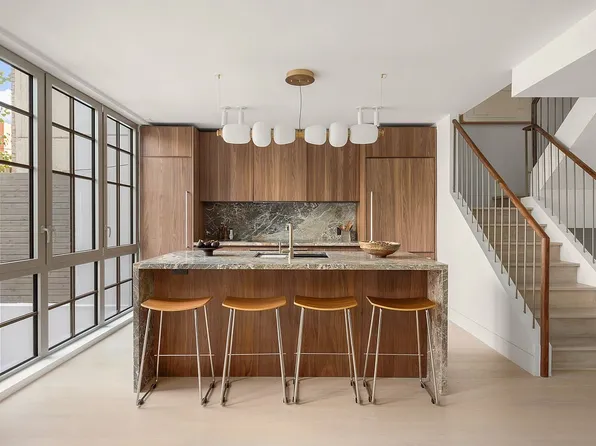 686 Leonard St Unit Garden, Brooklyn, NY 11222