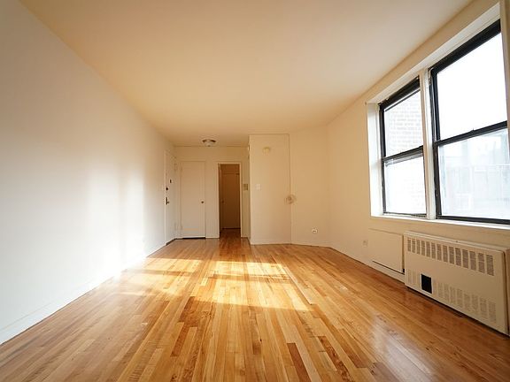 2nd image of 71 Ocean Pkwy APT 4A