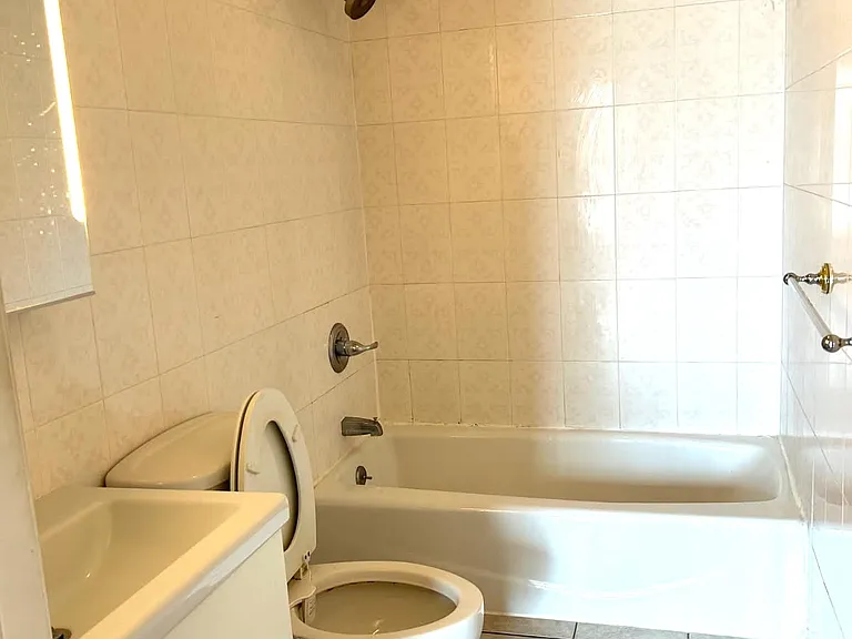 1119 Hamilton St #B — Photo 12