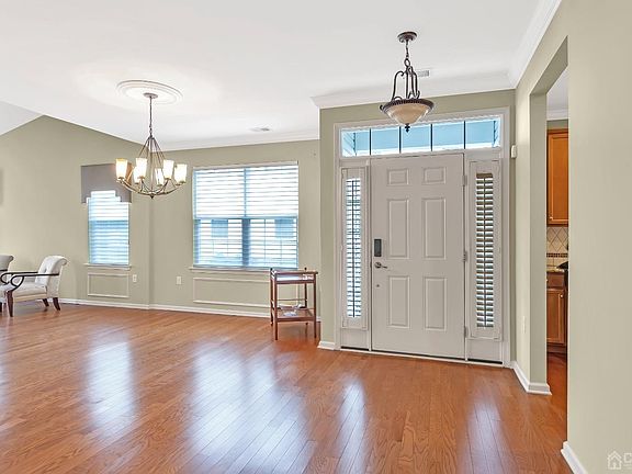 3rd image of 62 Timber Hill Dr