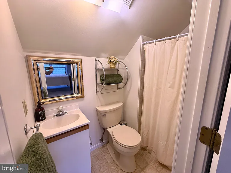 110 Annapolis St #A — Photo 28