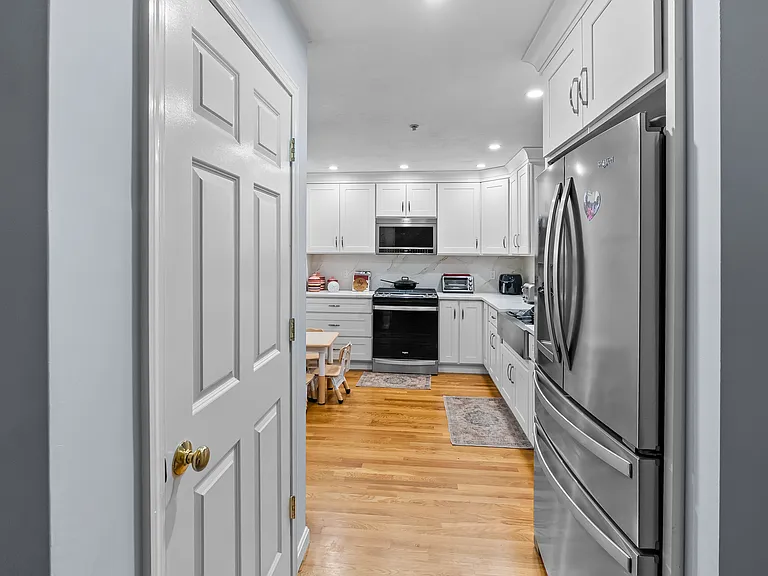 107 Meadow Ln #107 — Photo 3