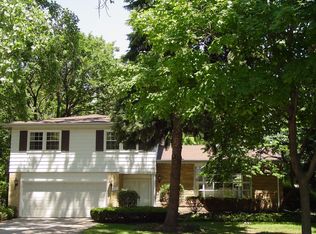 607 S Reuter Dr, Arlington Heights, IL