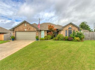 903 Ruby Ln, Midwest City, OK 73130