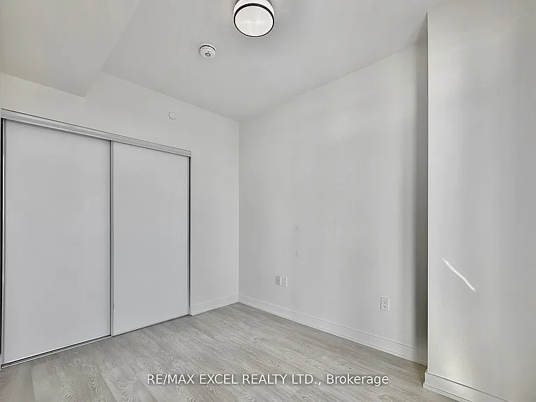 15 Queens Quay E #3101 — Photo 23