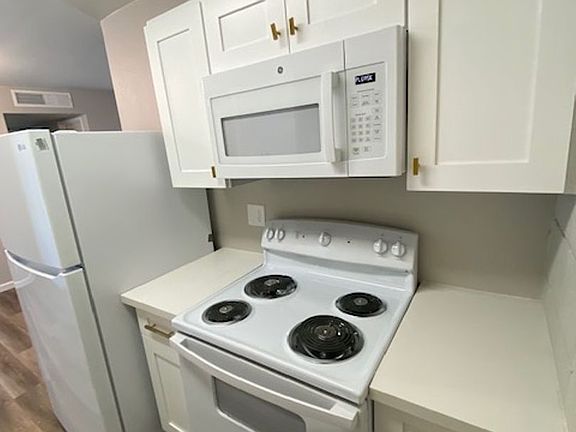 5th image of 201 S Elden St #209-9