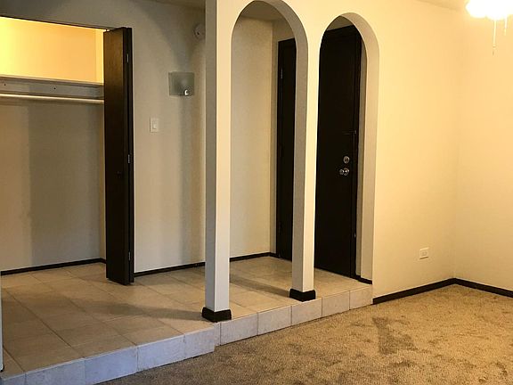 5th image of 13628 Royal Ct APT 807