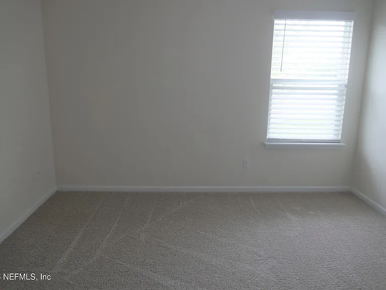 375 Great Lakes Ct — Photo 31