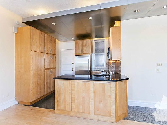 5th image of 2800 N Pine Grove Ave #5a5th