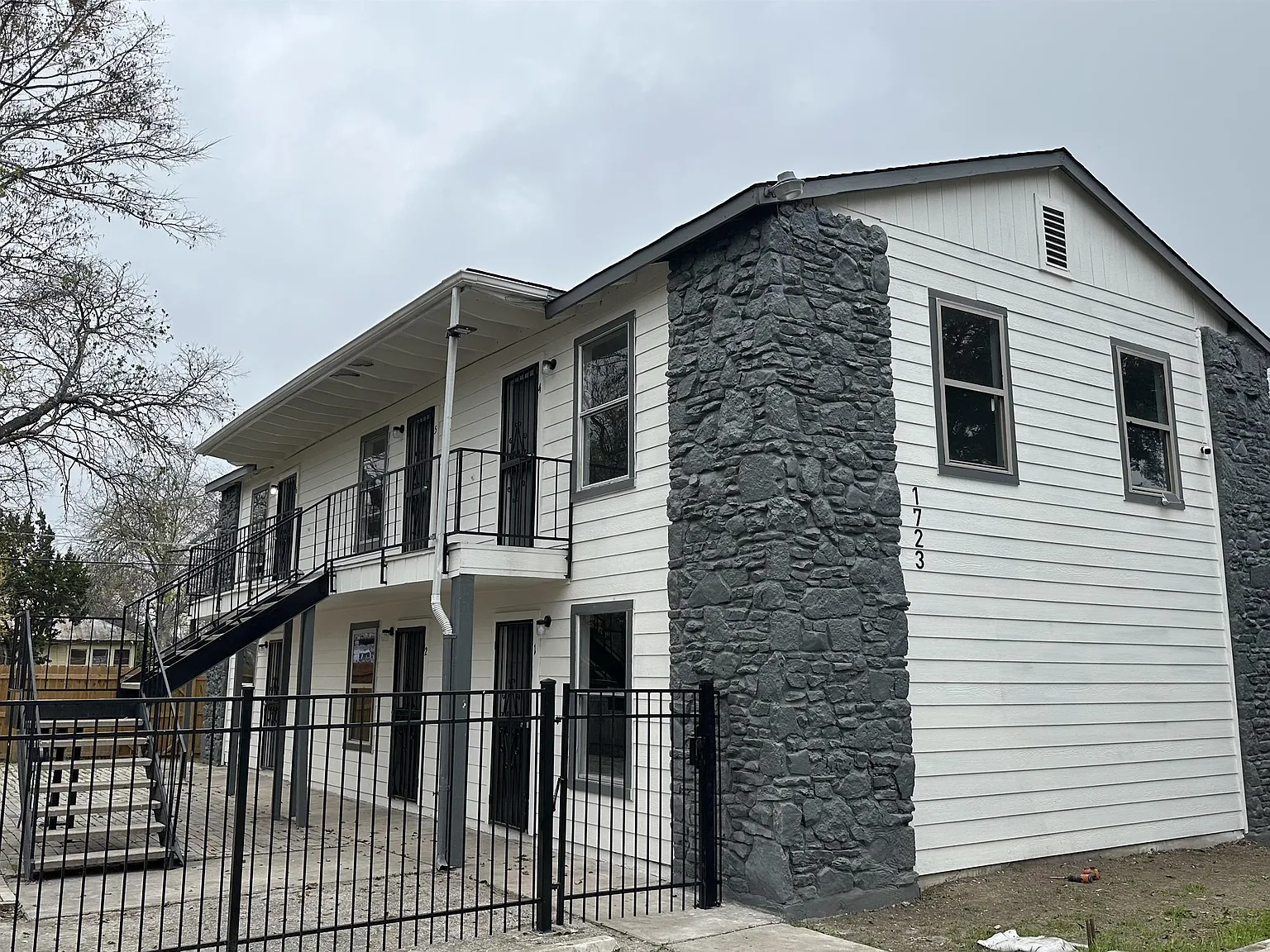 1723 West Mayfield Blvd - 6 — Photo 1