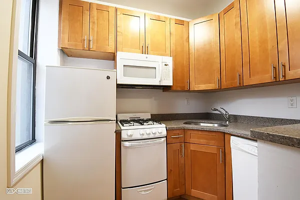 Rented by Citi Habitats | media 8