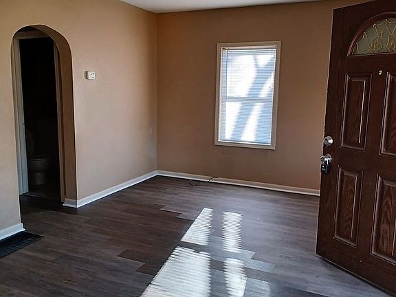 5th image of 8533 Wayne Ave #846185