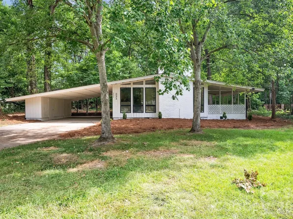 233 Dogwood Dr, Mount Holly, NC 28120