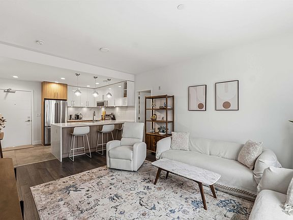 5th image of 11718 224th St #306