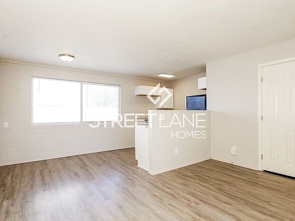 4th image of 811 E Siesta Dr APT 4