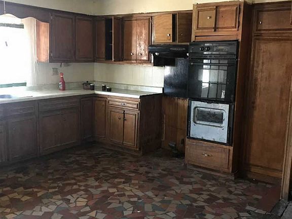 5th image of 5877 Hamlet Rd