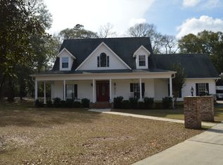 17809 Riverwalk Dr, Vancleave, MS 39565