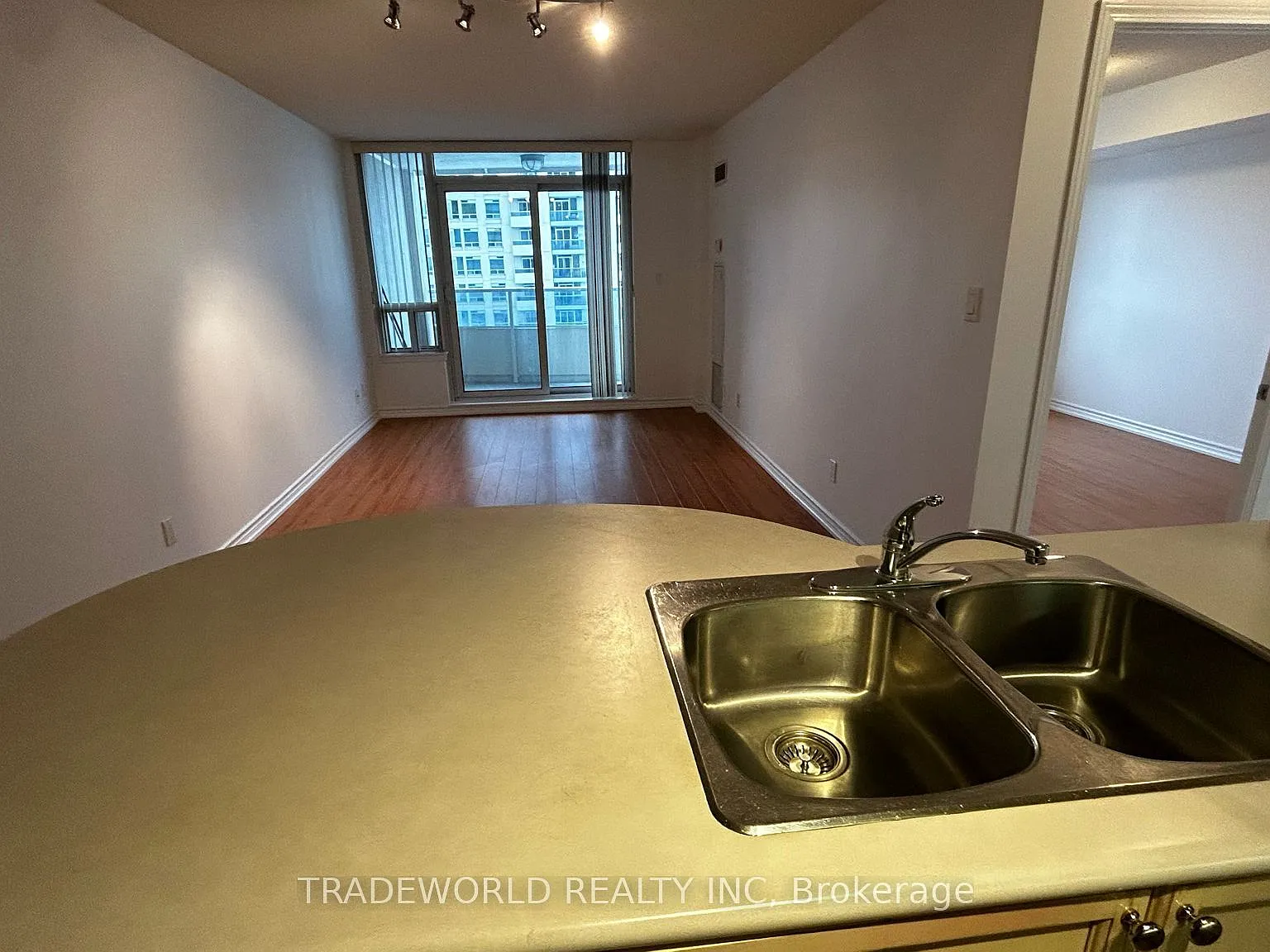 1 bed, $2,300 — Photo 3