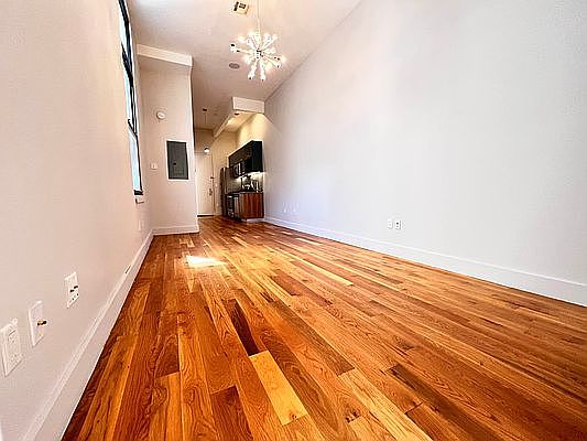 2nd image of 374 Kosciusko St #322